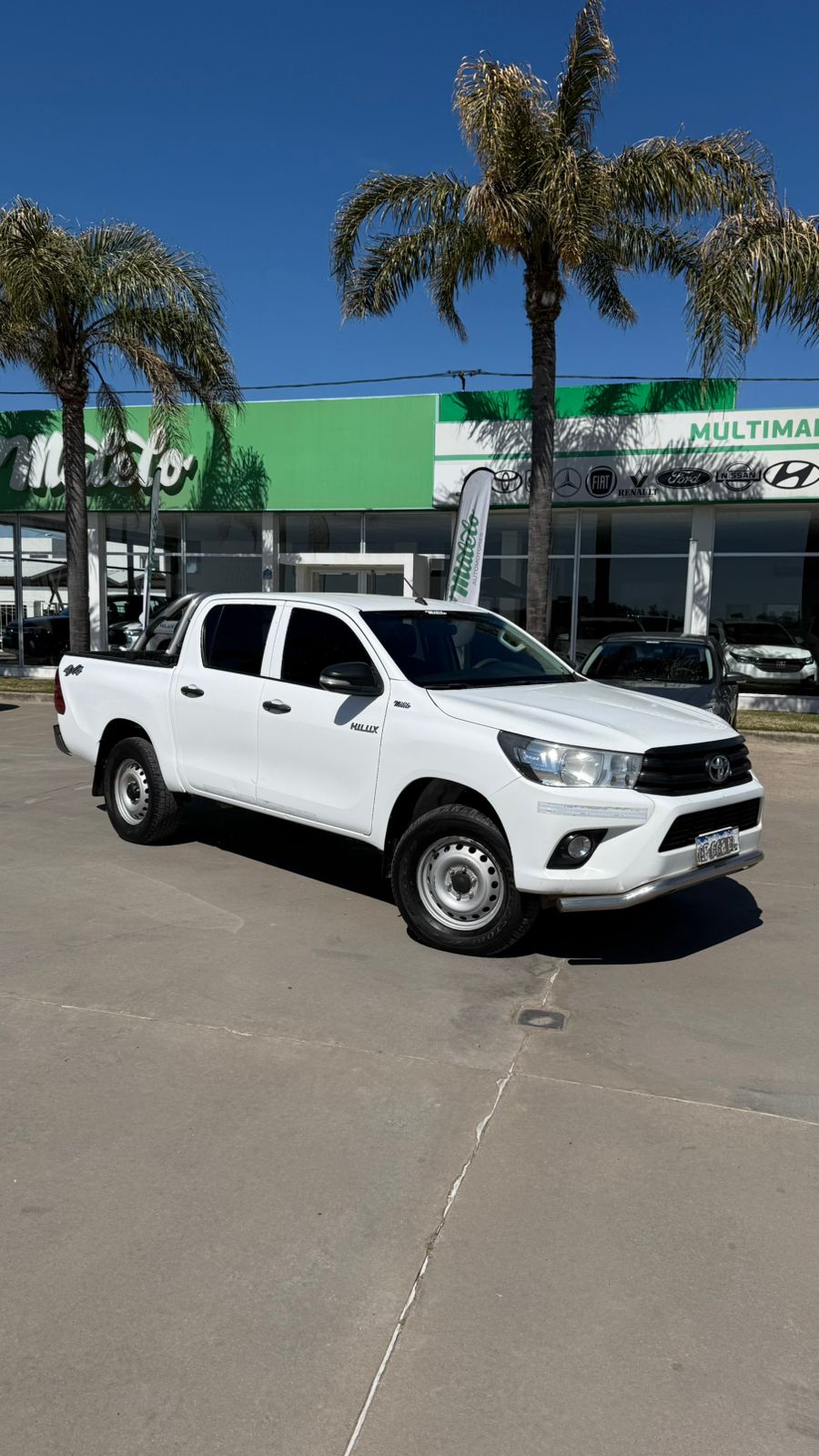 TOYOTA - HILUX DX 2.4 4X4  - MANUAL - 2017